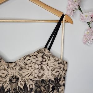 BCBGMAXAZRIA Two-tone Floral Lace Crop Top Size L